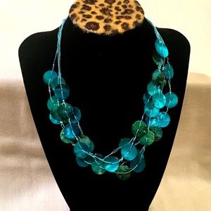 🤩💚Vintage Aqua Ethereal Shell Necklace  🤩💙